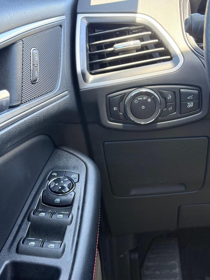 2023 Ford Edge  Photo