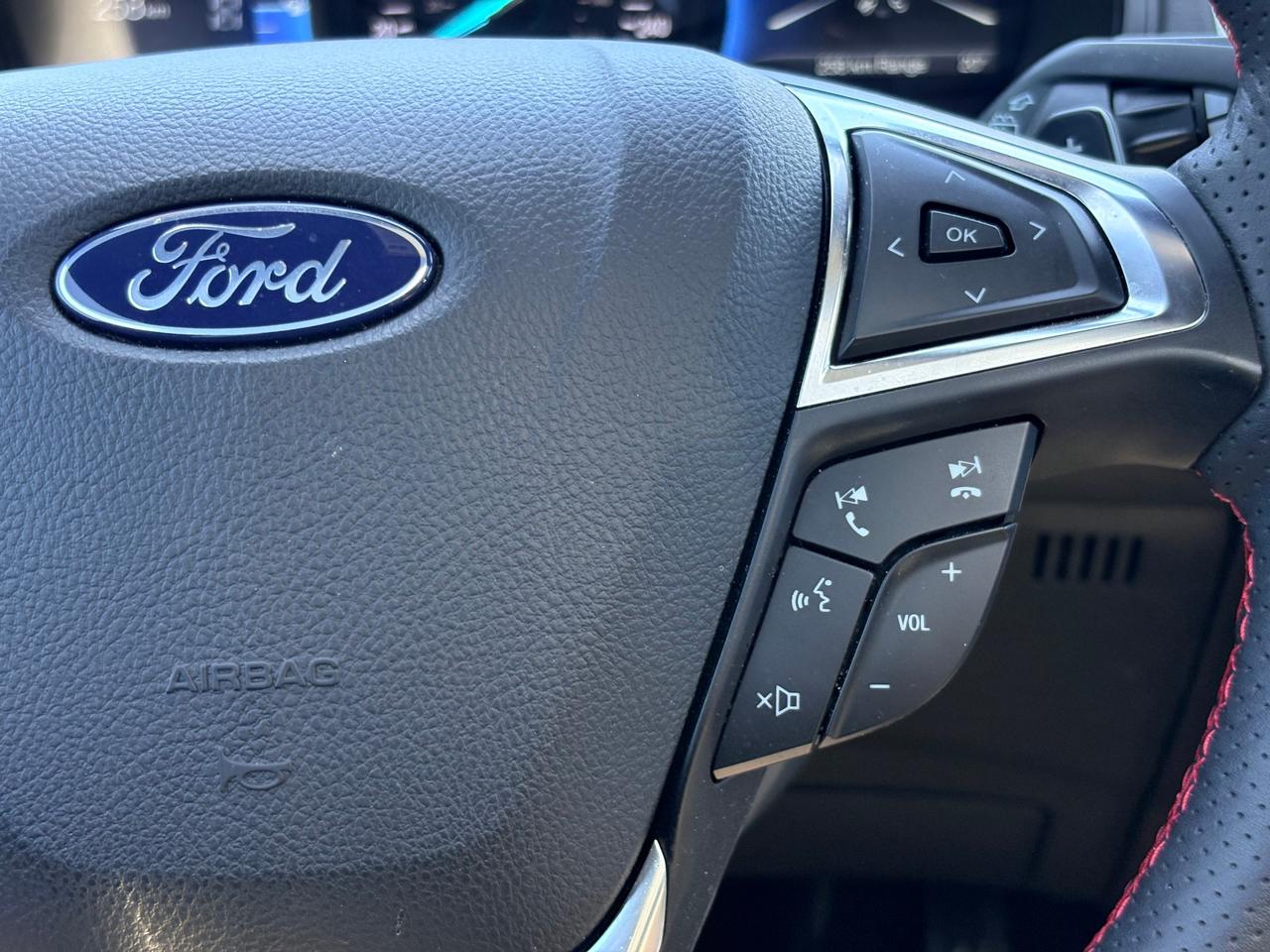 2023 Ford Edge  Photo
