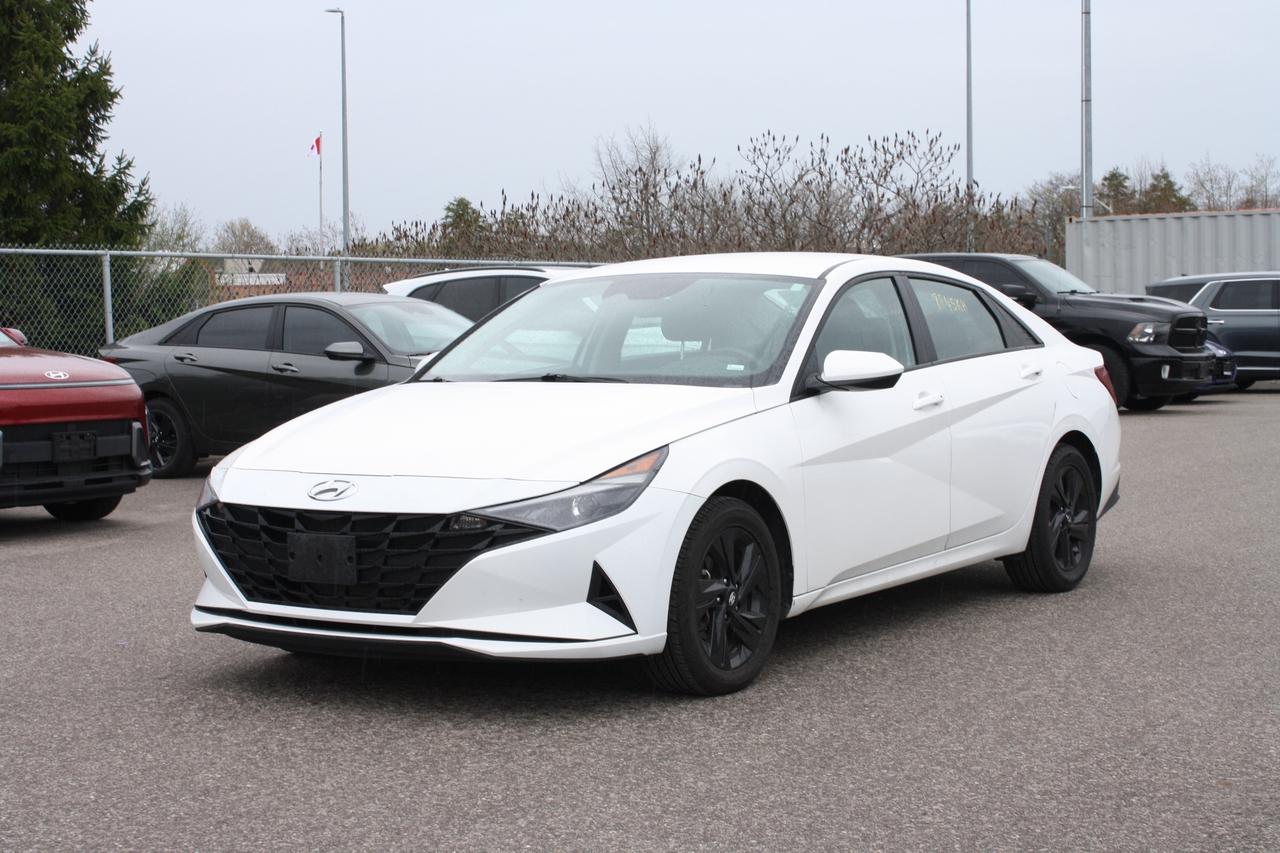 2023 Hyundai Elantra Preferred IVT Photo