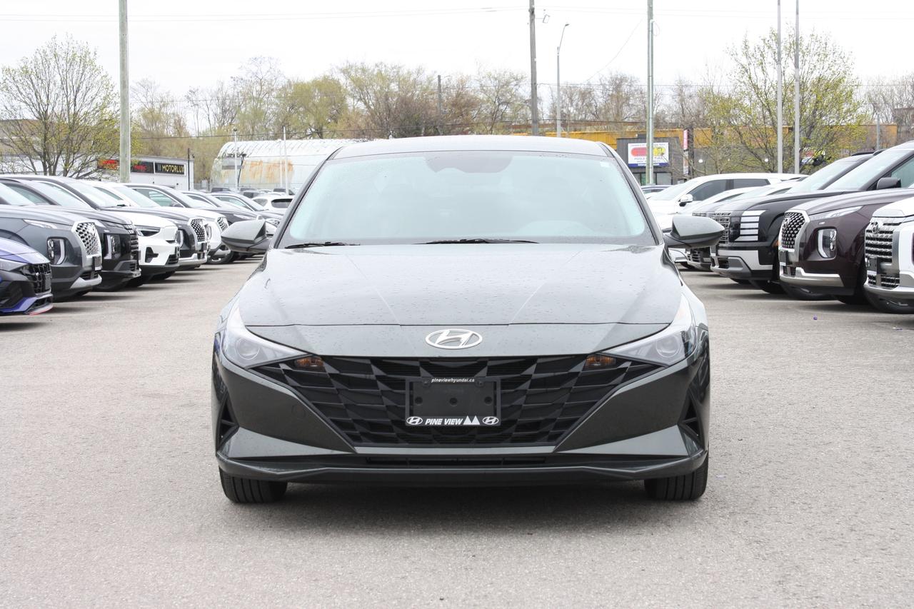 2023 Hyundai Elantra Preferred IVT Photo