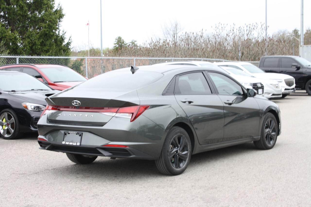 2023 Hyundai Elantra Preferred IVT Photo