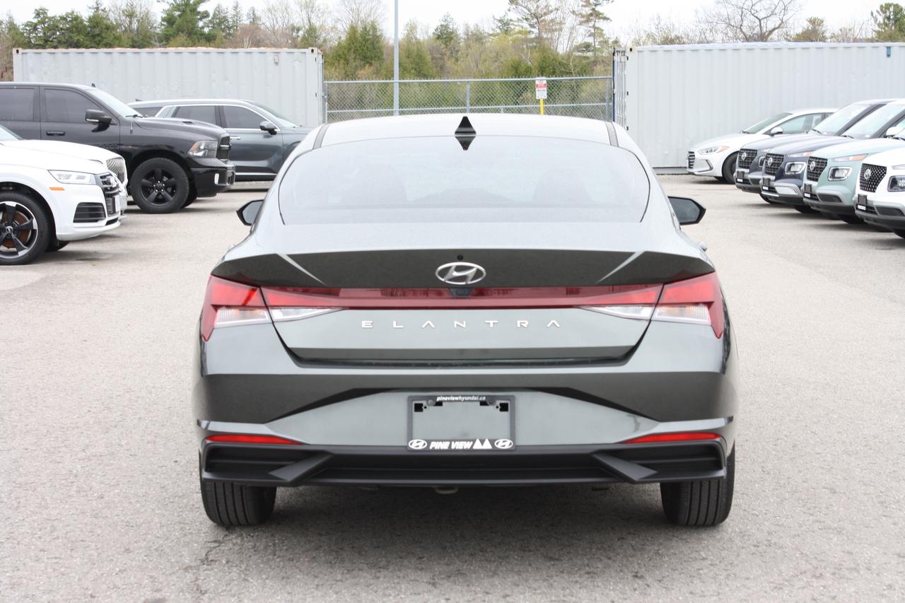 2023 Hyundai Elantra Preferred IVT Photo