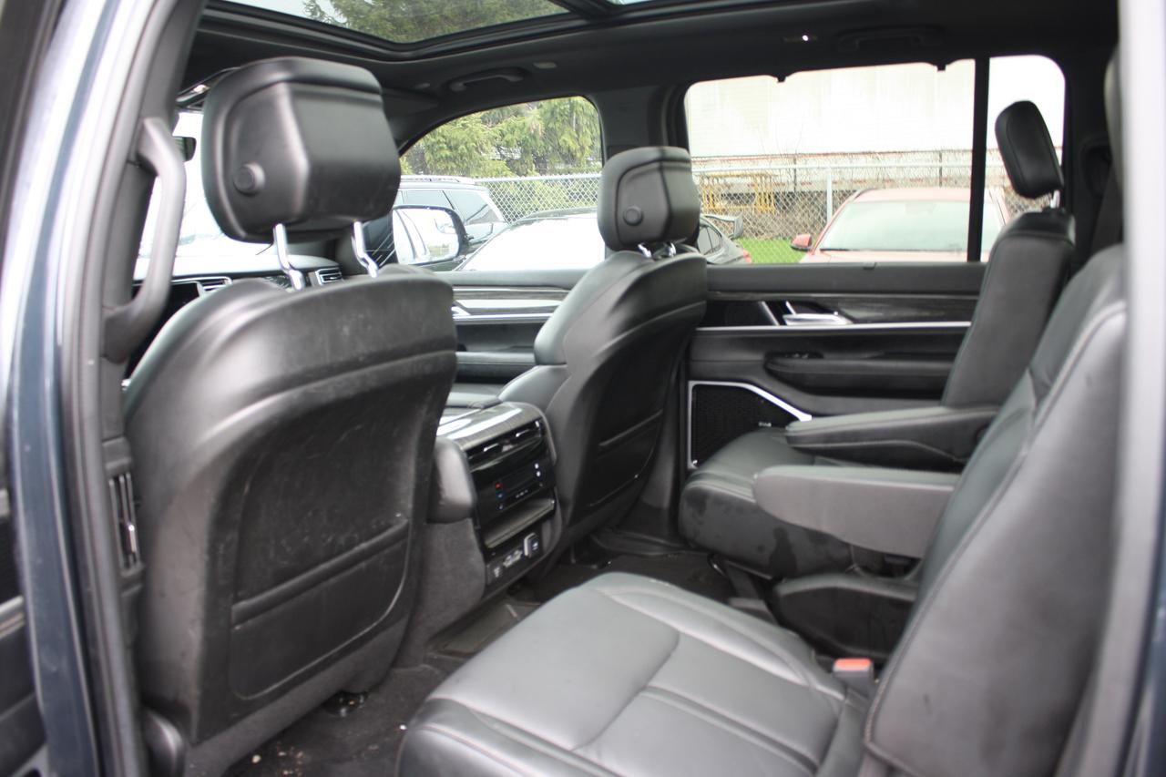 2022 Jeep Wagoneer Series III 4x4 Photo