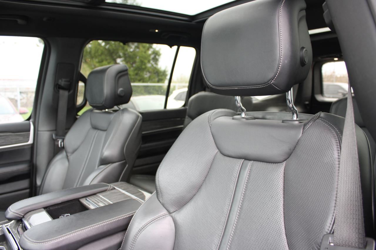 2022 Jeep Wagoneer Series III 4x4 Photo