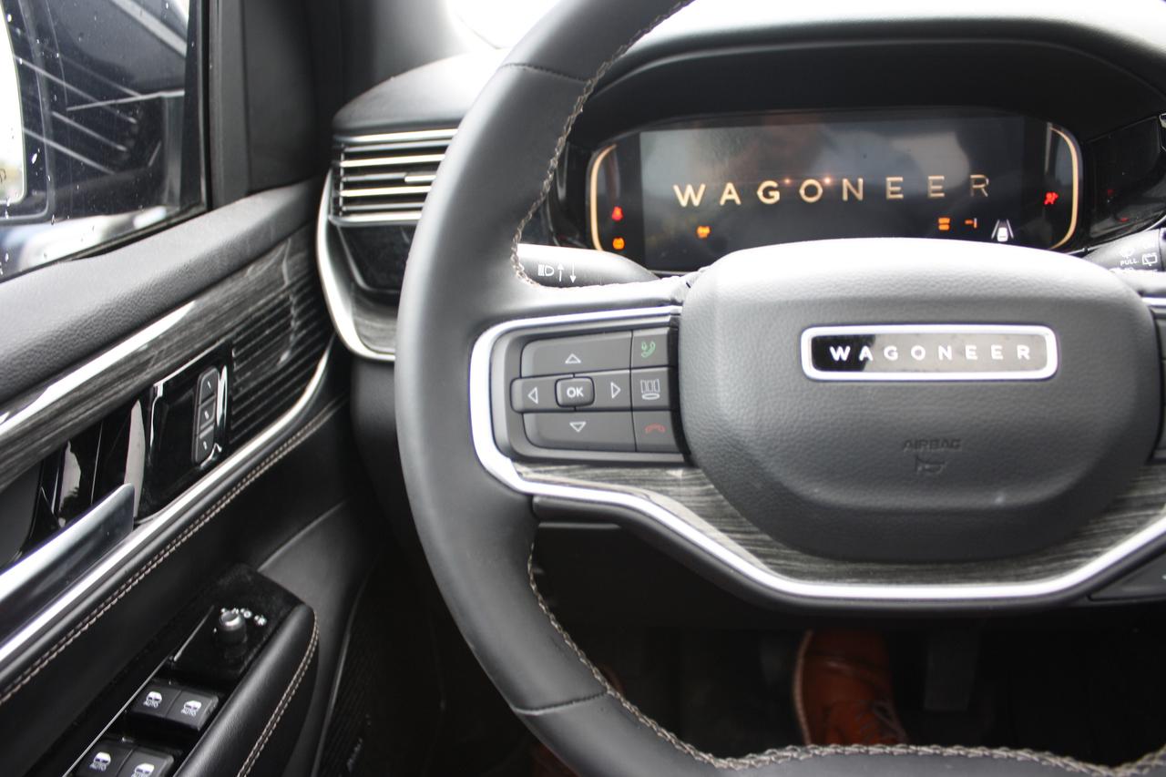 2022 Jeep Wagoneer Series III 4x4 Photo