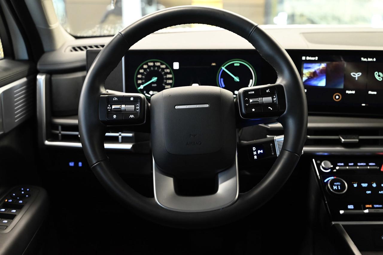 2025 Hyundai Santa Fe Hybrid PREFERRED Photo