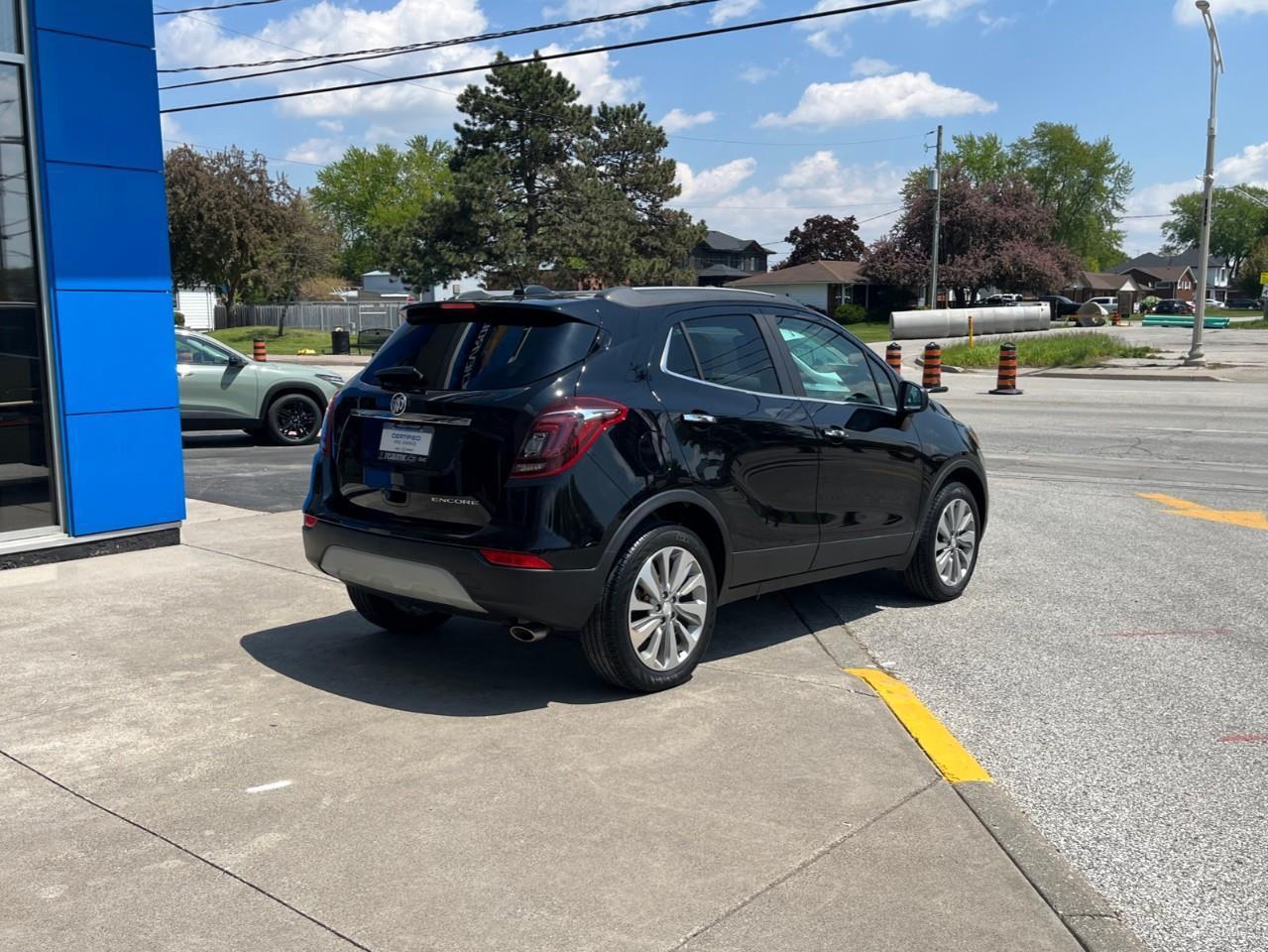 2020 Buick Encore Preferred local trade Photo4