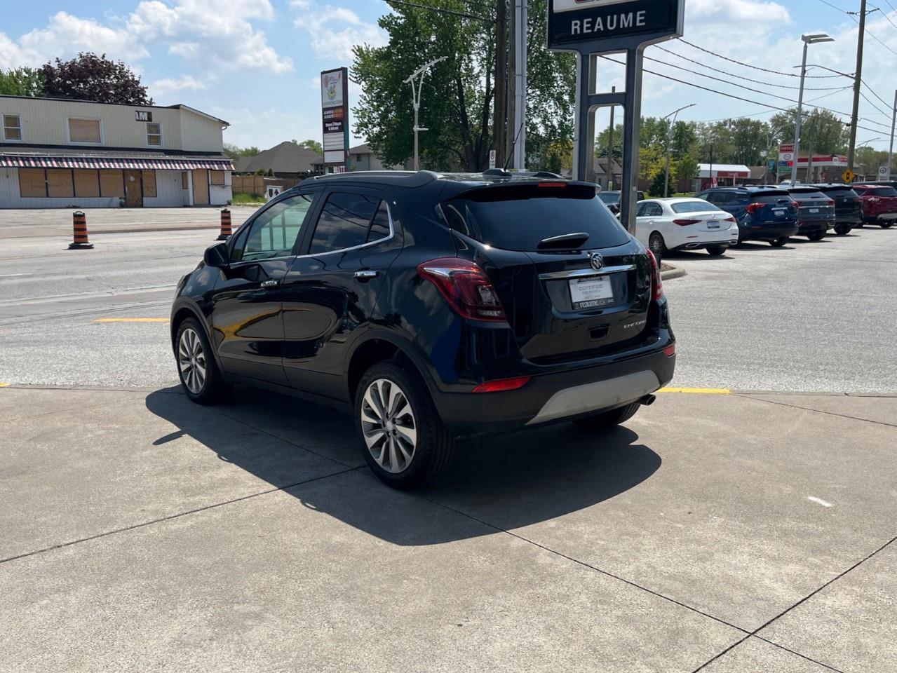 2020 Buick Encore Preferred local trade Photo