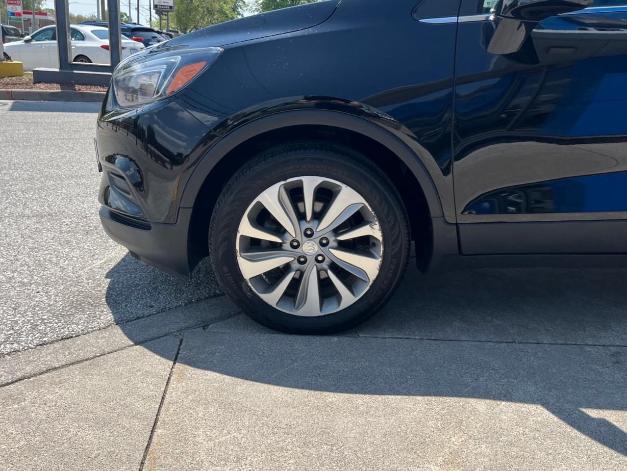2020 Buick Encore Preferred local trade Photo