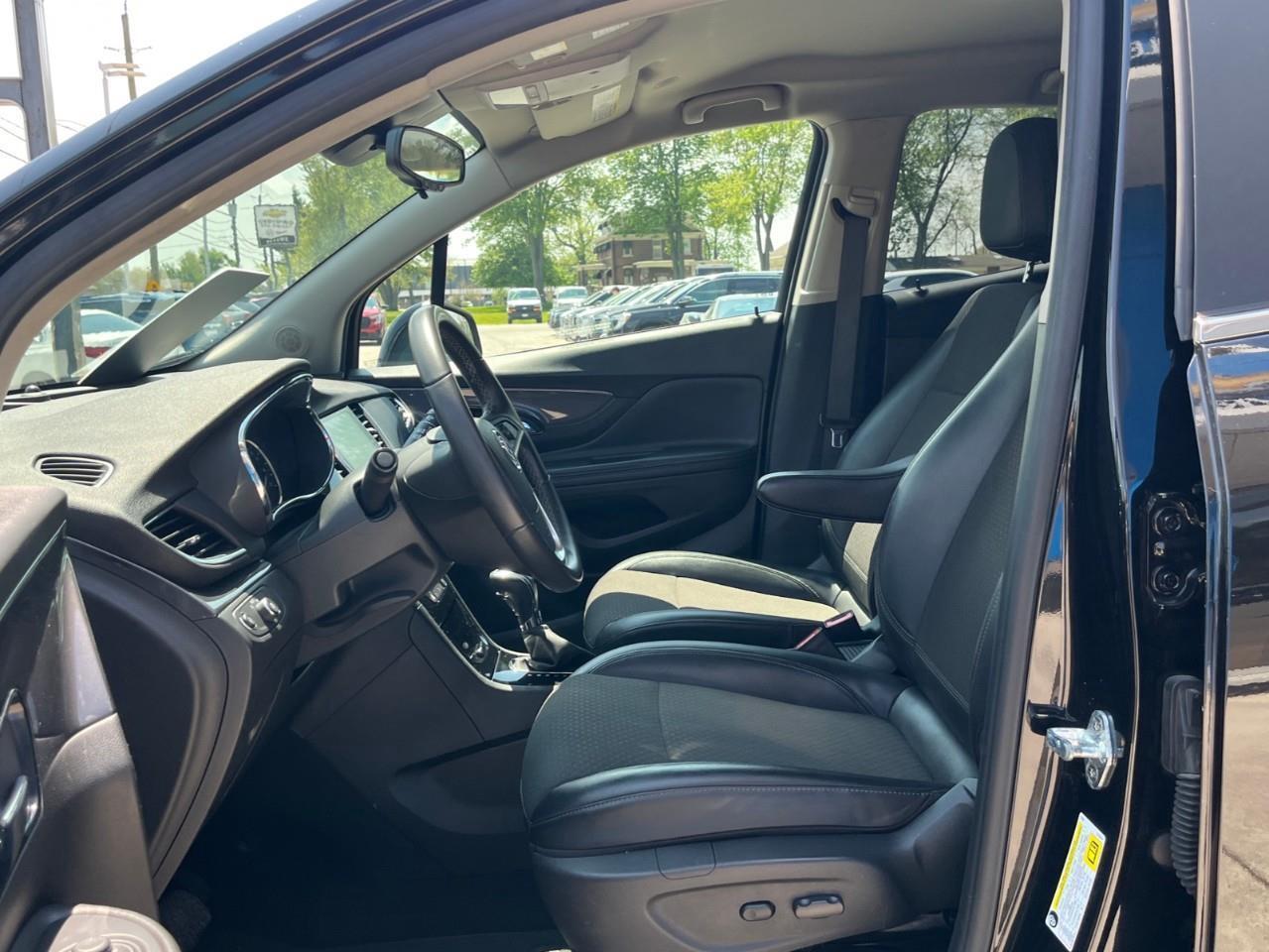 2020 Buick Encore Preferred local trade Photo