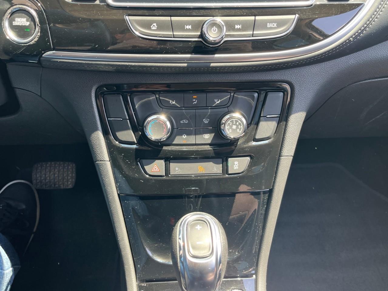 2020 Buick Encore Preferred local trade Photo