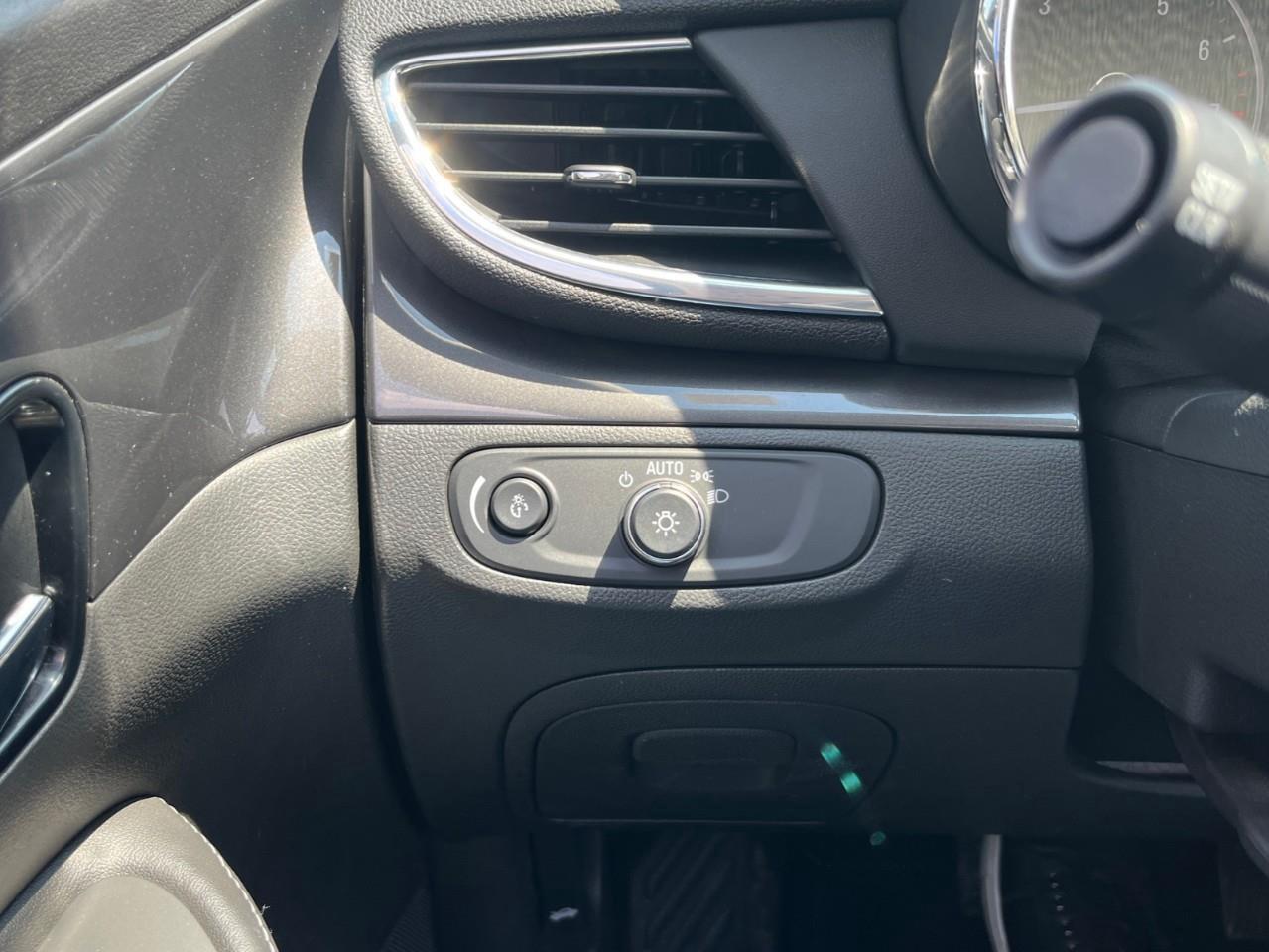 2020 Buick Encore Preferred local trade Photo