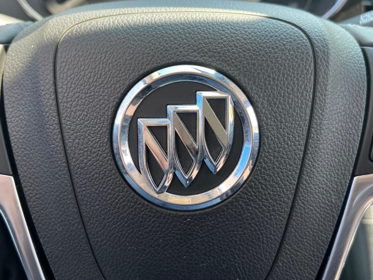 2020 Buick Encore Preferred local trade Photo