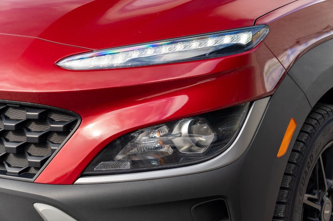 2023 Hyundai KONA 2.0L Preferred AWD w/Sun & Leather Package Photo2