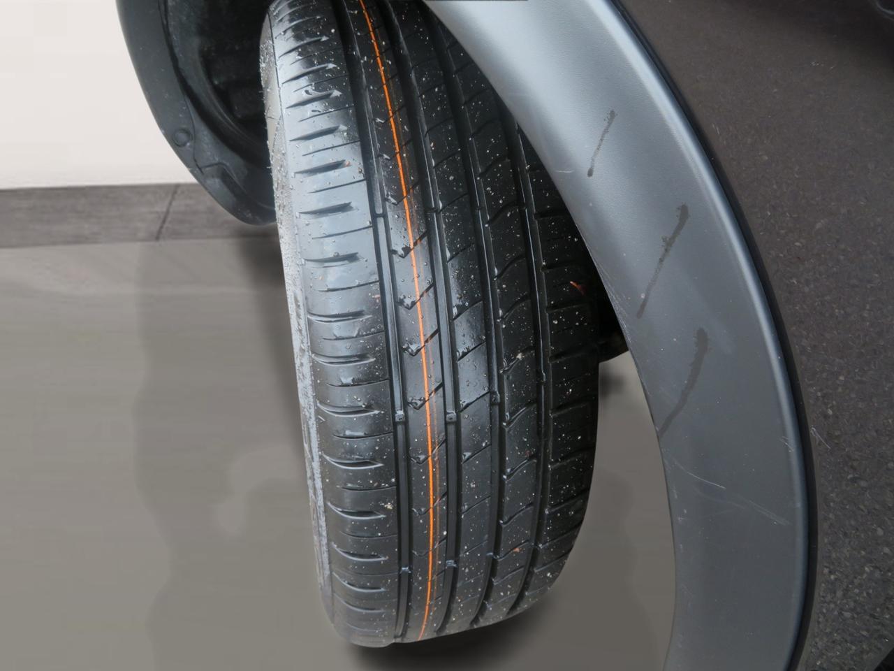 2014 Nissan Juke 5dr Wgn CVT SV AWD Photo