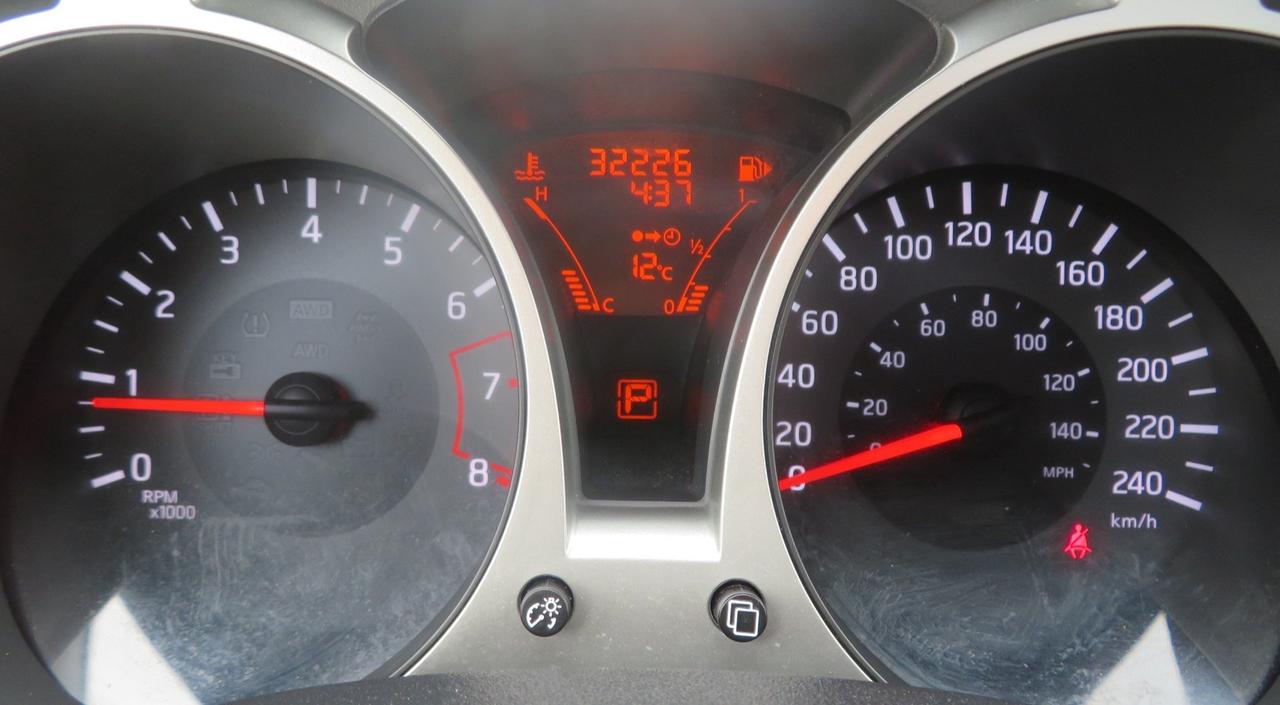 2014 Nissan Juke 5dr Wgn CVT SV AWD Photo