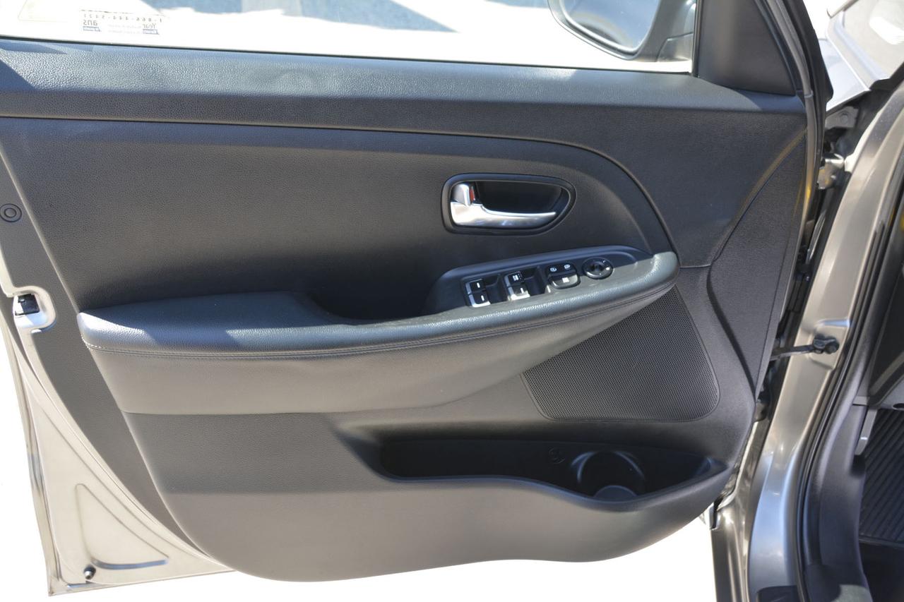 2015 Kia Rondo 4DR WGN AUTO LX Photo