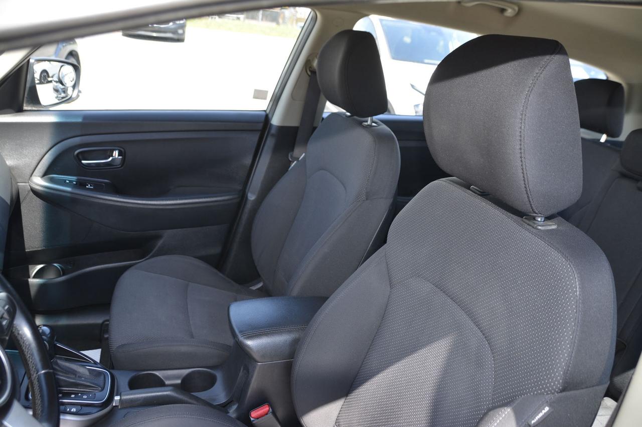 2015 Kia Rondo 4DR WGN AUTO LX Photo
