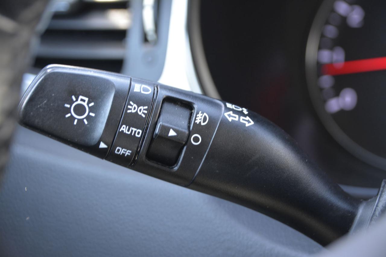 2015 Kia Rondo 4DR WGN AUTO LX Photo