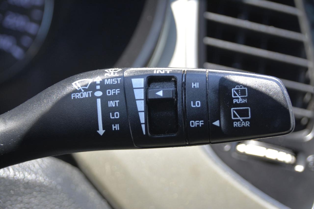 2015 Kia Rondo 4DR WGN AUTO LX Photo