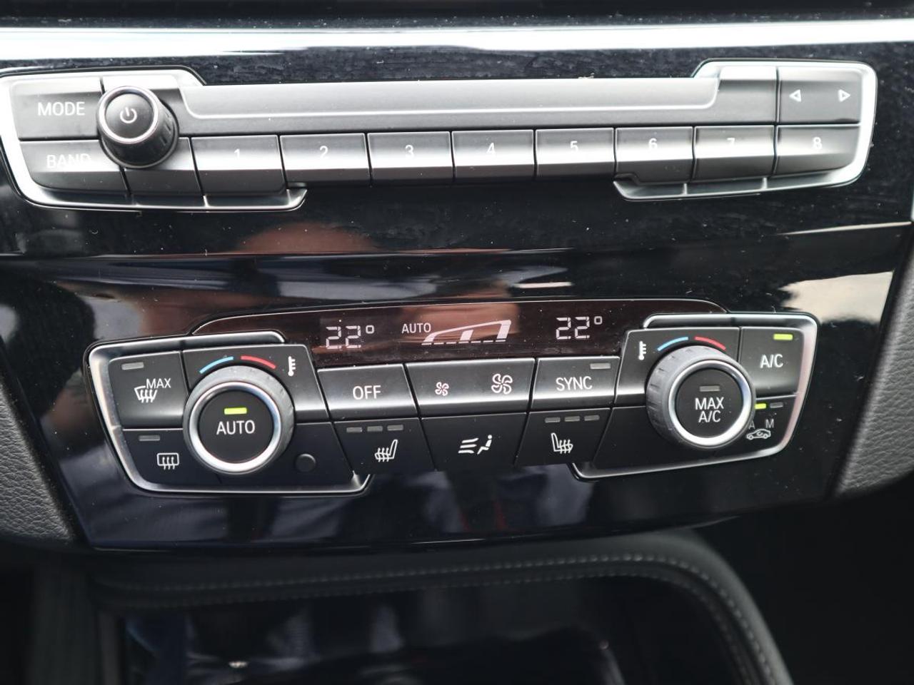 2021 BMW X1 M SPORT/ PANOROOF/ LEATHER/ NAVI/ BACKUP CAMERA Photo