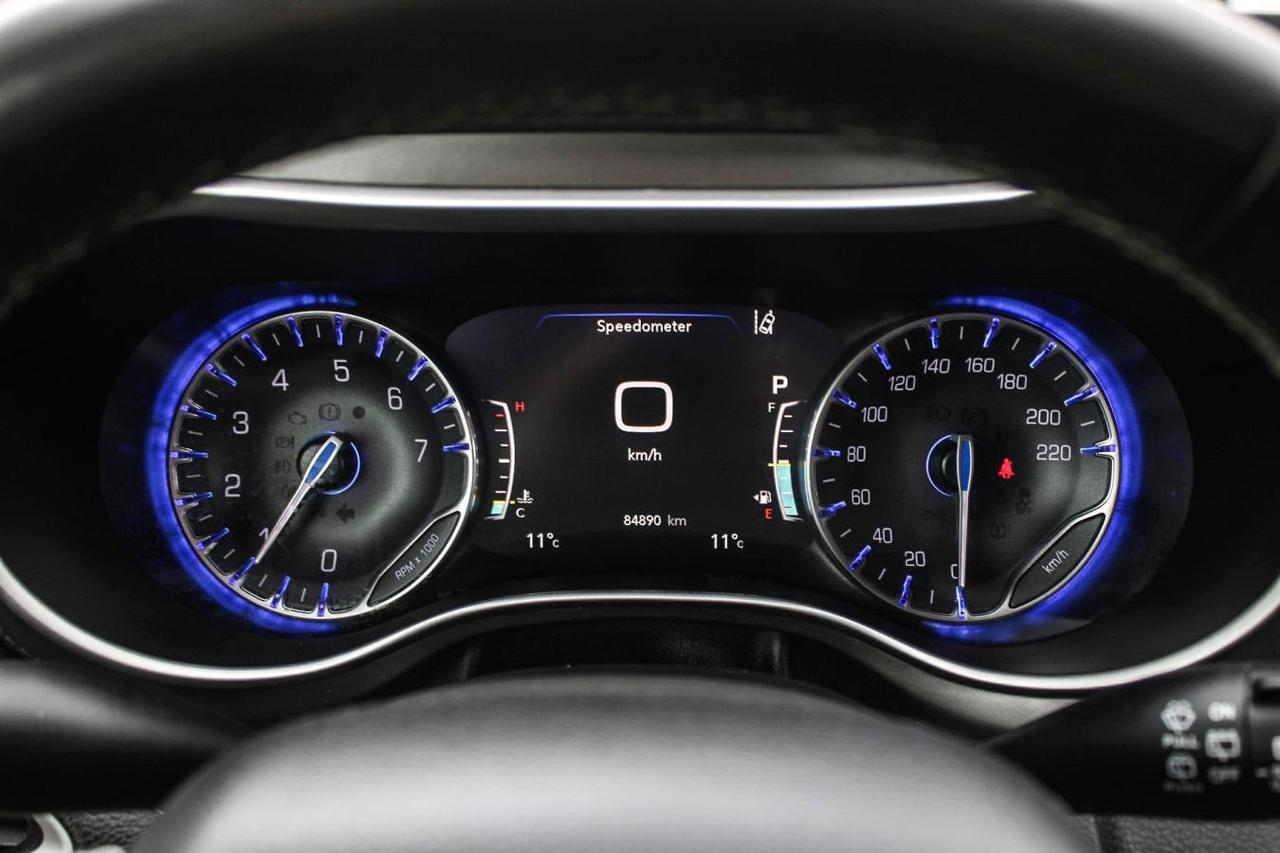 2022 Chrysler Pacifica Touring L  SiriusXM HtdSeats BkpCam Photo