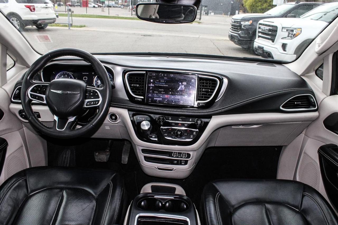 2022 Chrysler Pacifica Touring L  SiriusXM HtdSeats BkpCam Photo