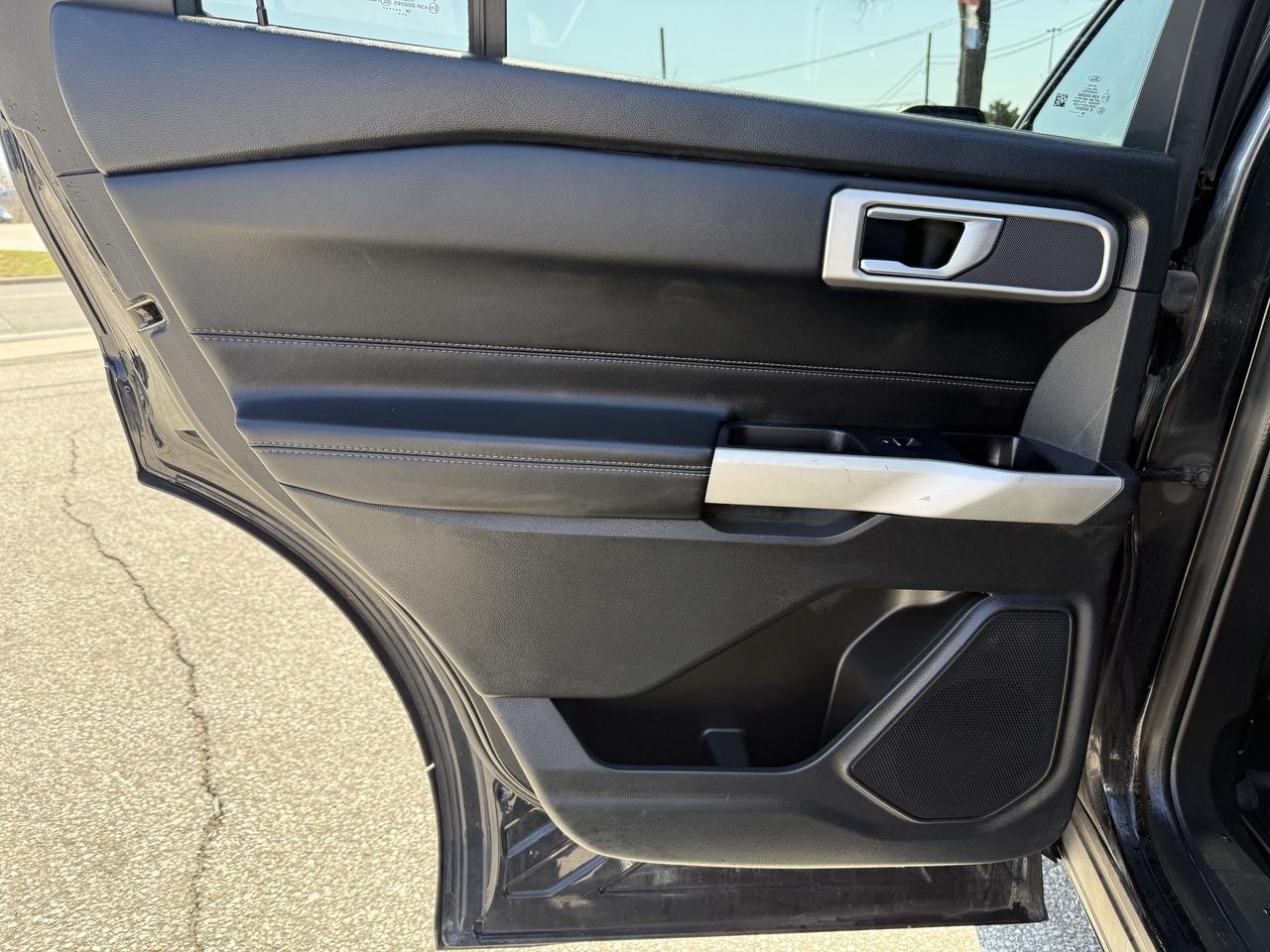 2020 Ford Explorer No Accidents l XLT l 7 Passanger l AWD l Pano Roof Photo