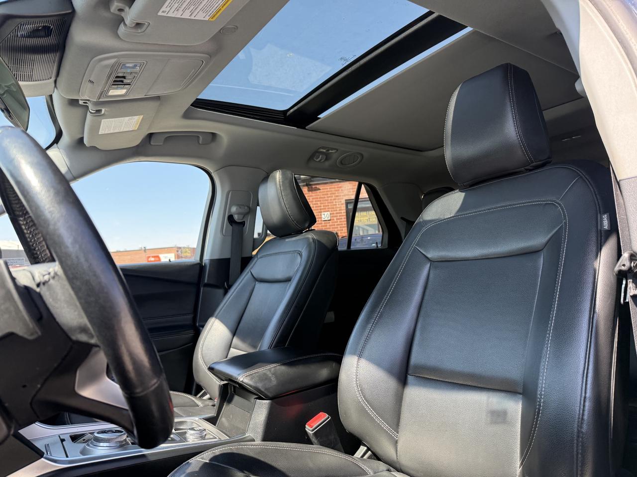 2020 Ford Explorer No Accidents l XLT l 7 Passanger l AWD l Pano Roof Photo