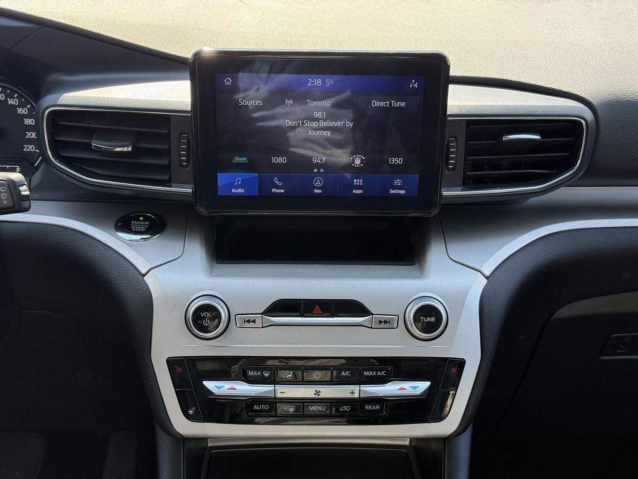 2020 Ford Explorer No Accidents l XLT l 7 Passanger l AWD l Pano Roof Photo