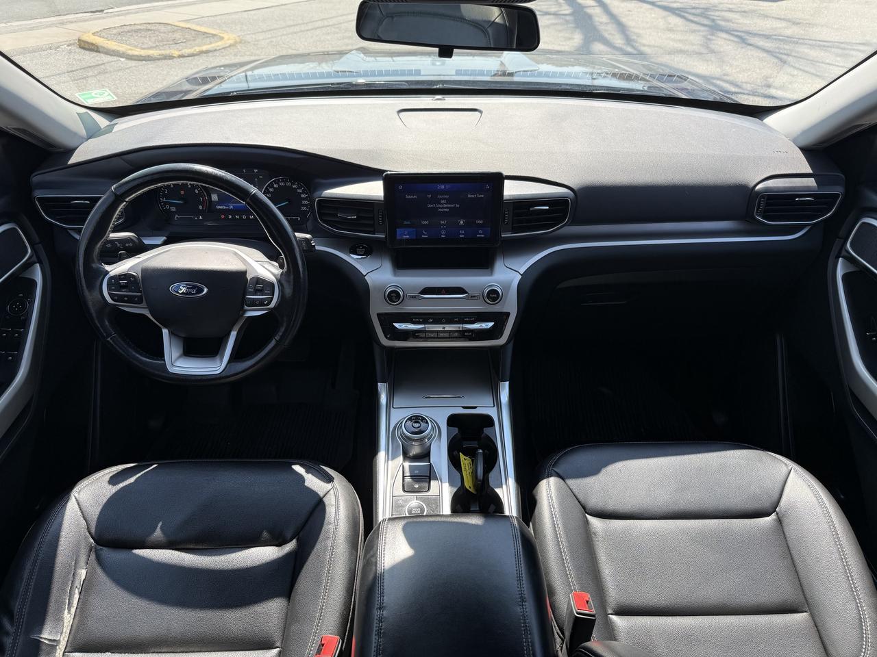 2020 Ford Explorer No Accidents l XLT l 7 Passanger l AWD l Pano Roof Photo