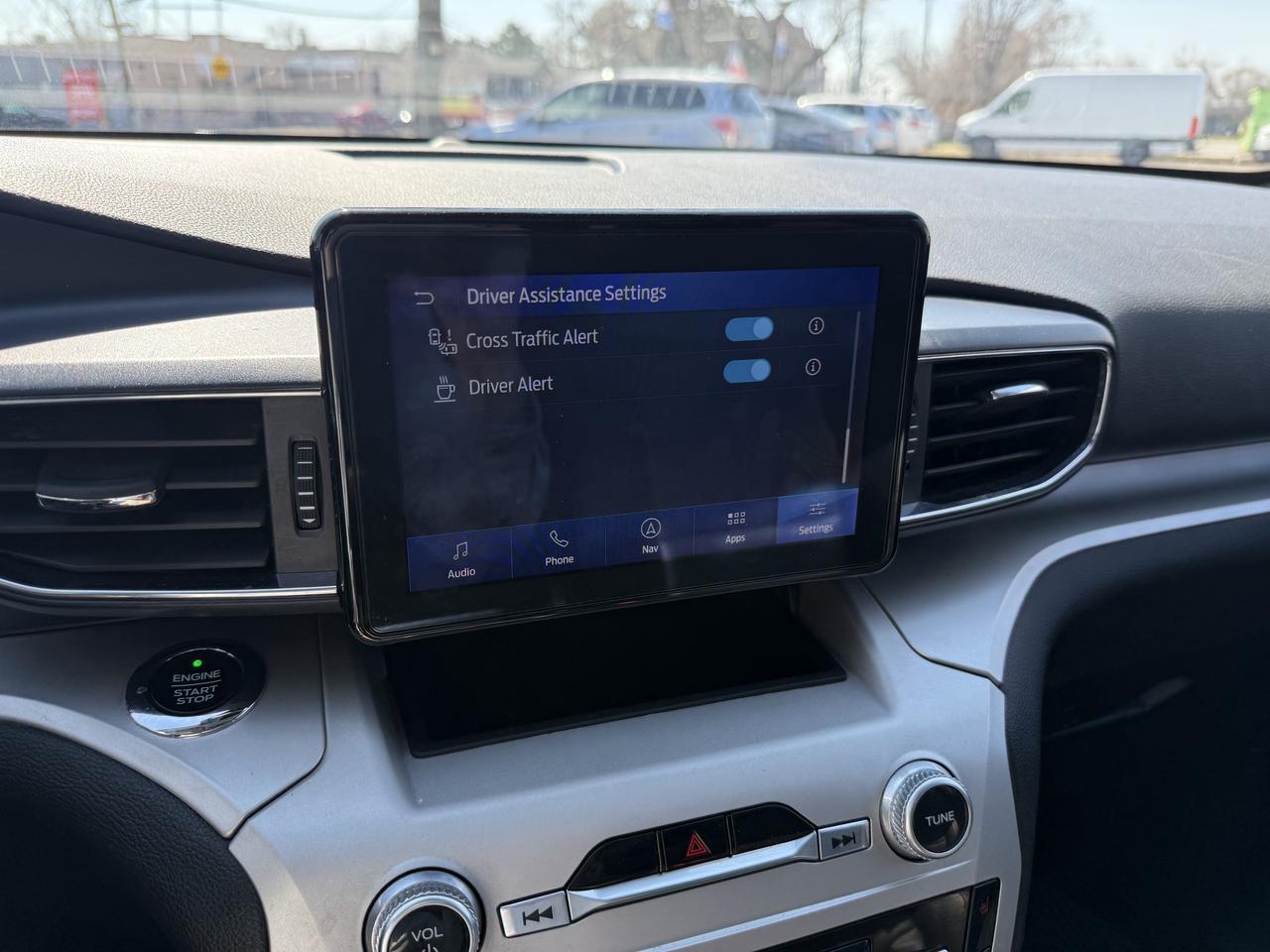 2020 Ford Explorer No Accidents l XLT l 7 Passanger l AWD l Pano Roof Photo