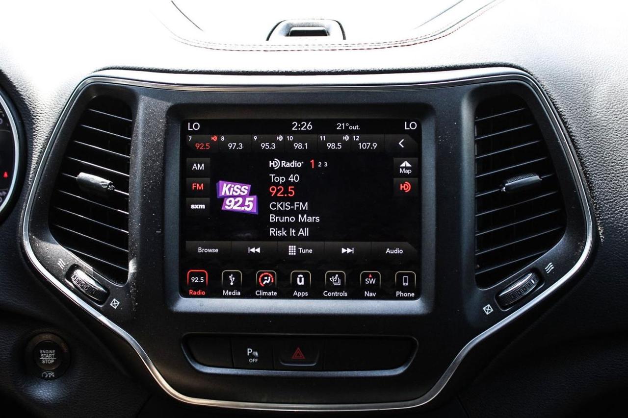 2019 Jeep Cherokee Trailhawk  Gps SiriusXM BkpCam HtdSeats DriveModes Photo