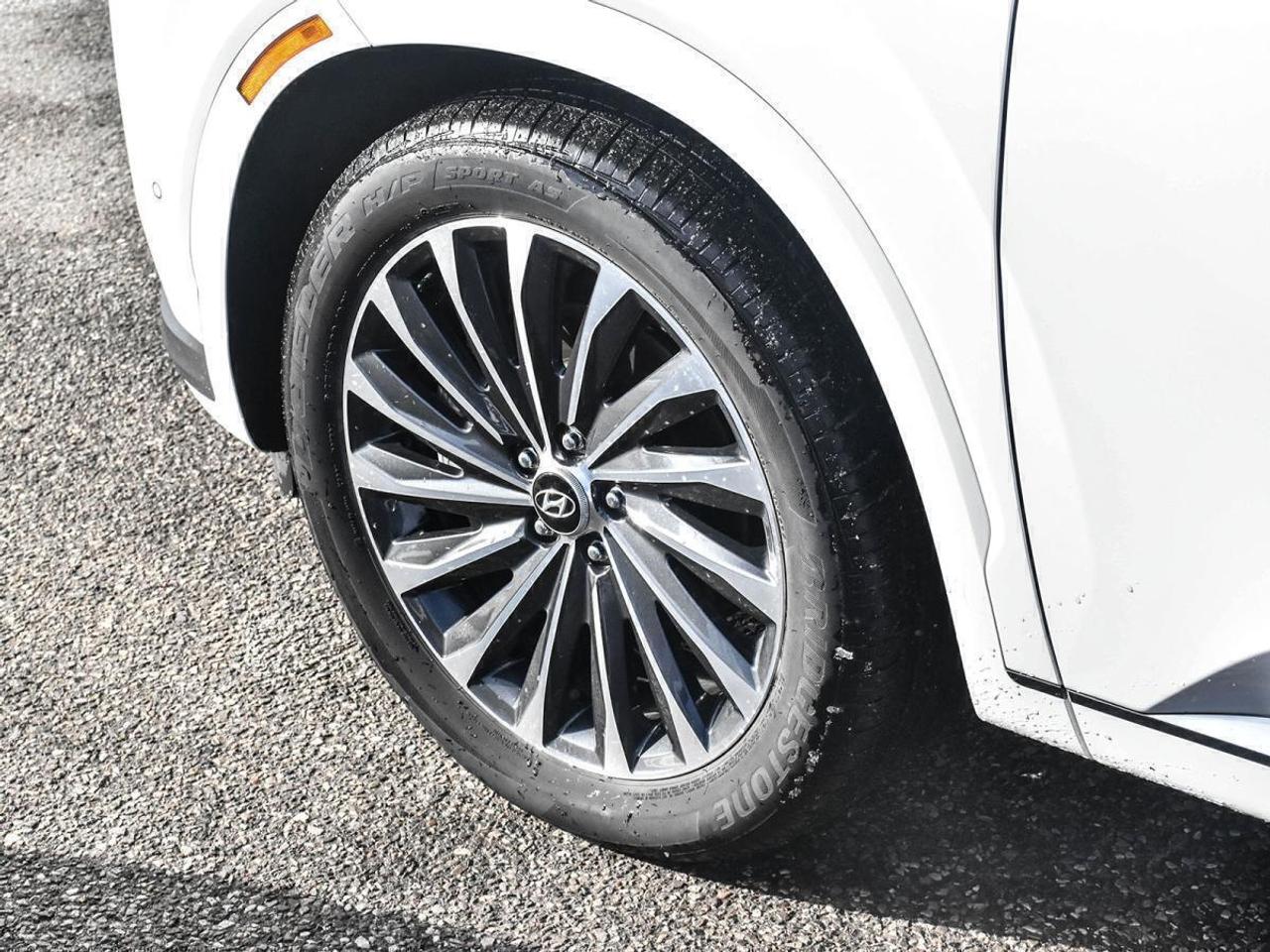 2025 Hyundai PALISADE Ultimate Calligraphy 7-Passenger AWD Photo3