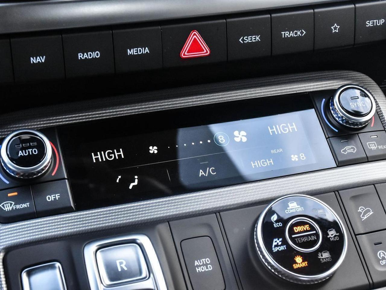 2025 Hyundai PALISADE Ultimate Calligraphy 7-Passenger AWD Photo