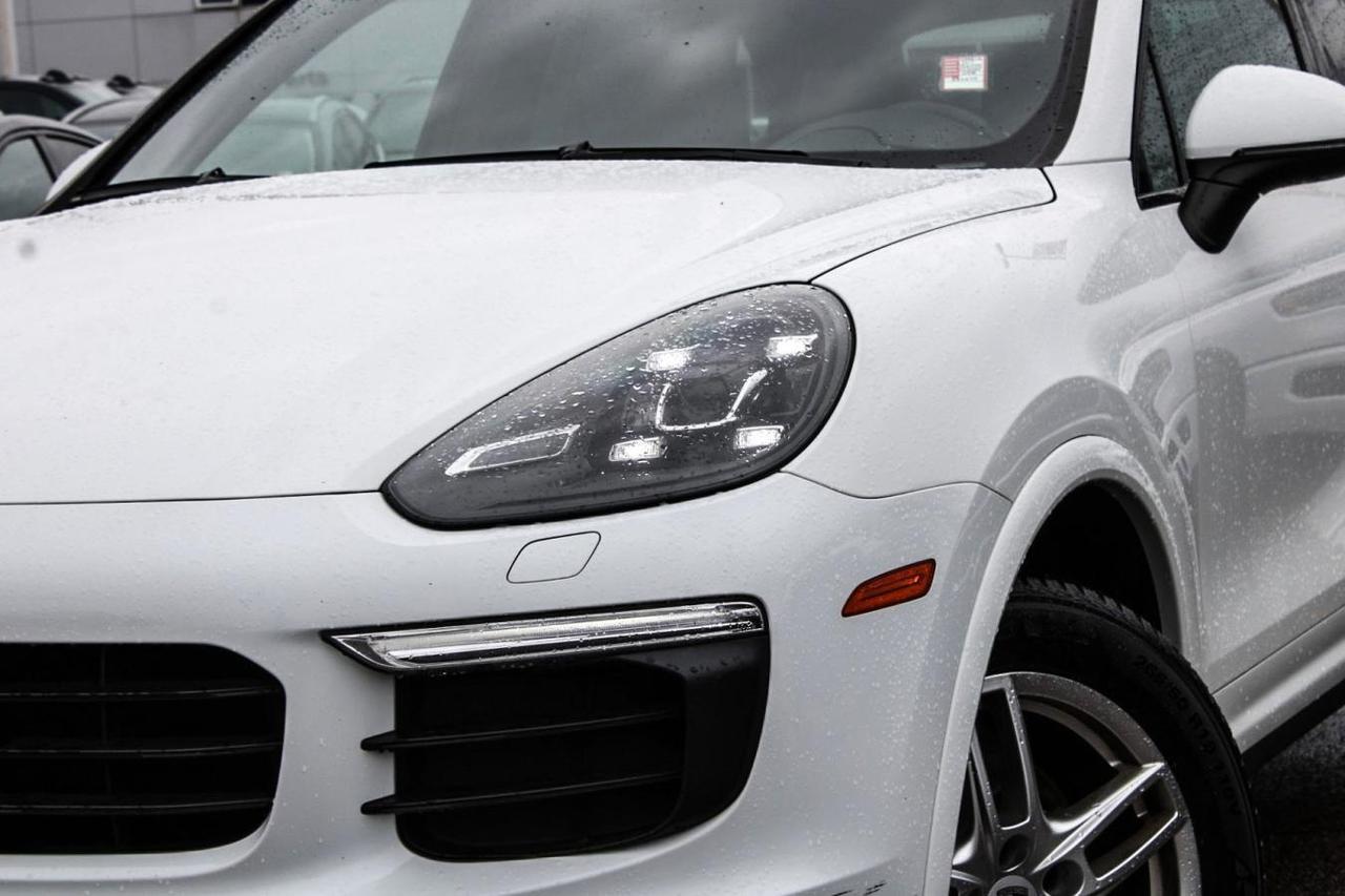 2017 Porsche Cayenne LTD  Gps Moonroof BkpCam ParkingSensors HtdSeats Photo
