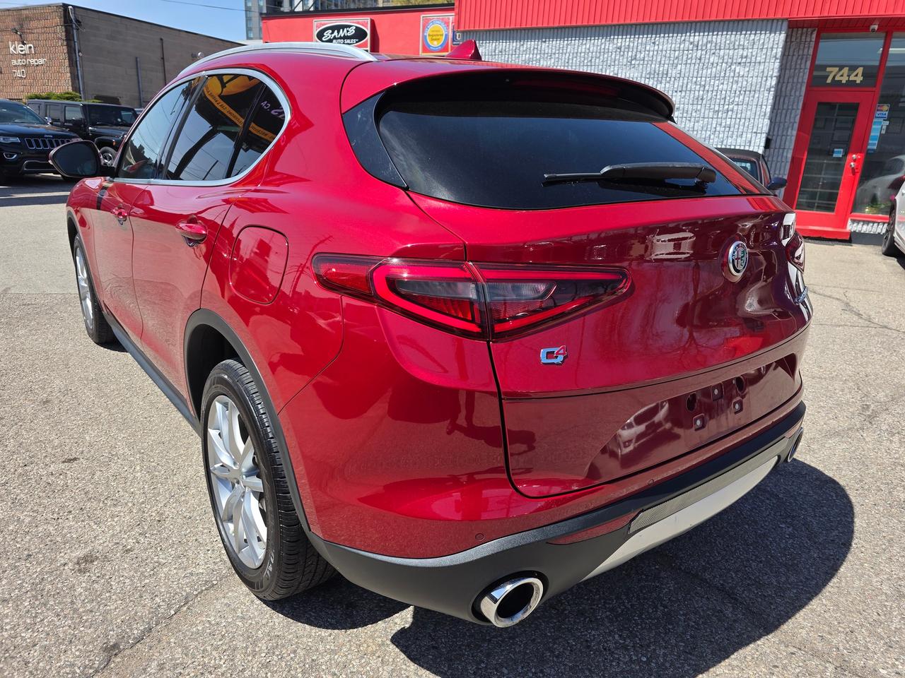 2018 Alfa Romeo Stelvio Ti Q4 AWD Photo3