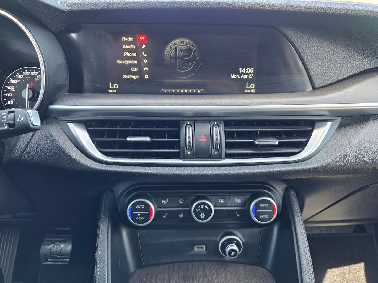 2018 Alfa Romeo Stelvio Ti Q4 AWD Photo