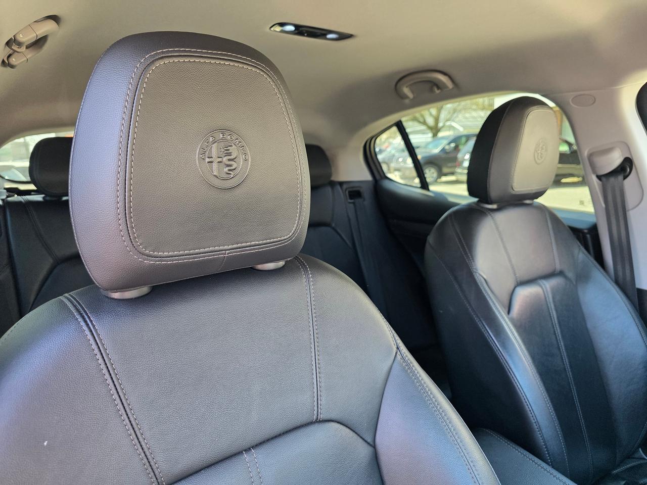 2018 Alfa Romeo Stelvio Ti Q4 AWD Photo
