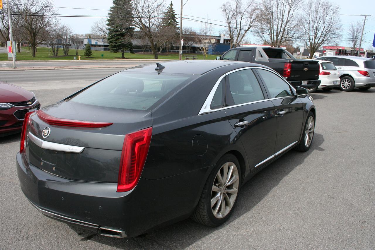 2013 Cadillac XTS Luxury Collection Photo4