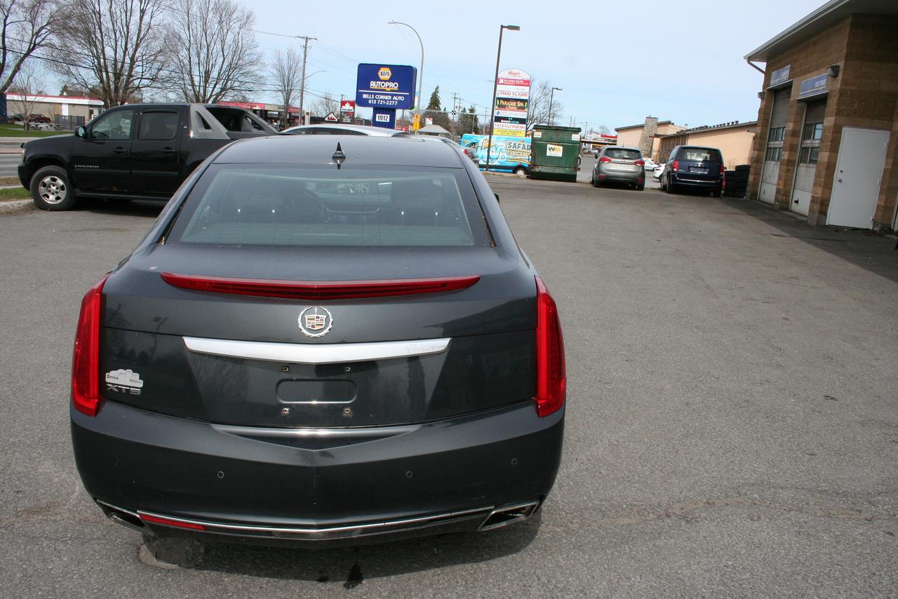2013 Cadillac XTS Luxury Collection Photo