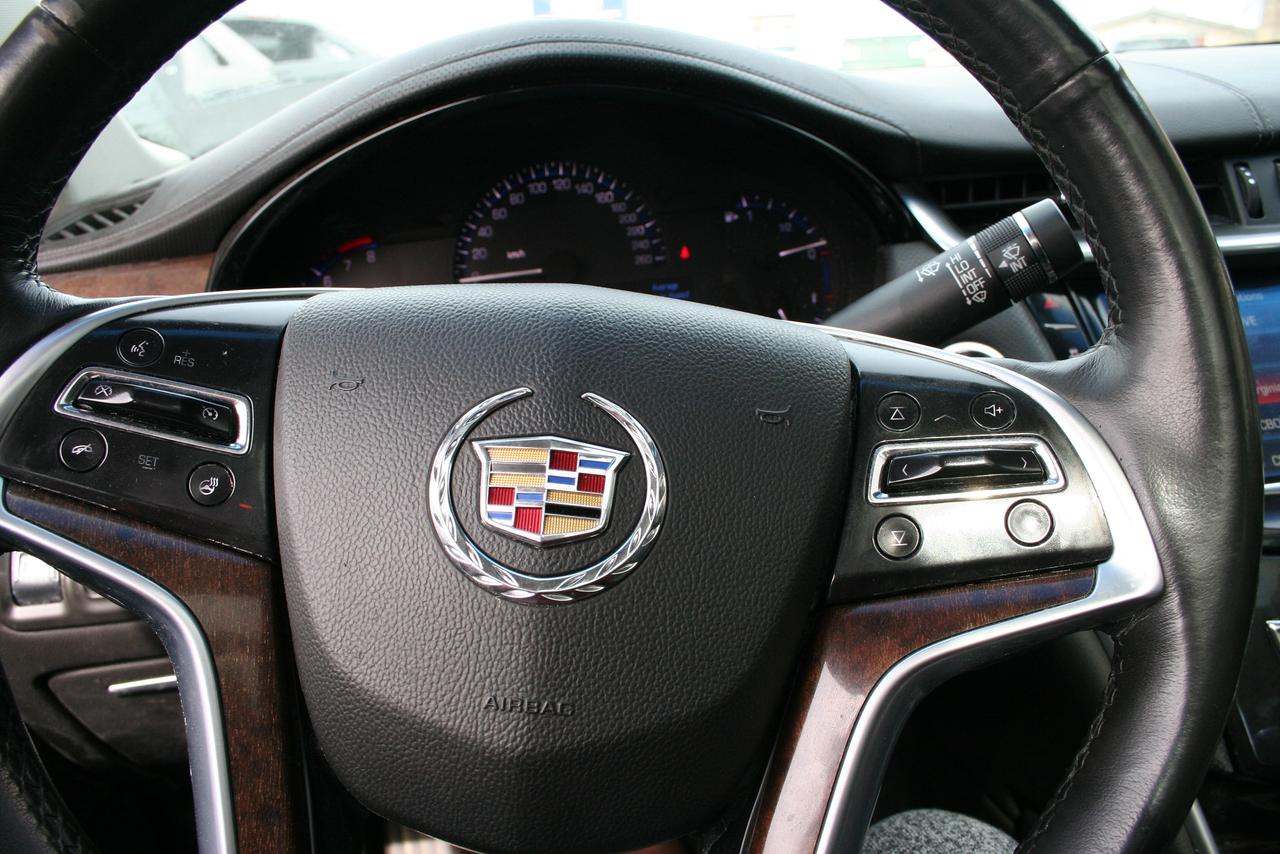 2013 Cadillac XTS Luxury Collection Photo