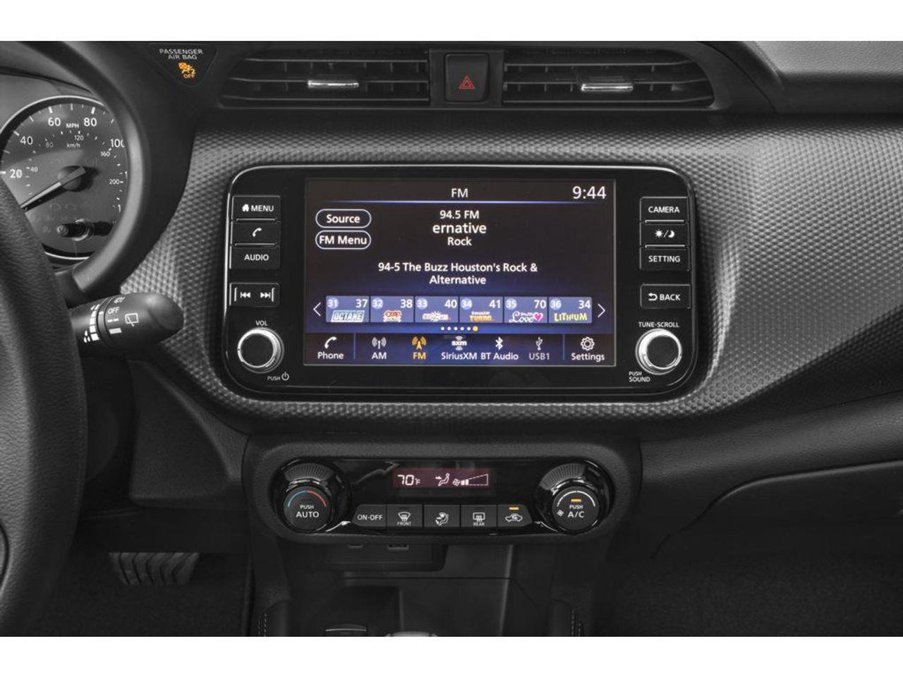 2021 Nissan Kicks SV 4dr Front-Wheel Drive Photo4