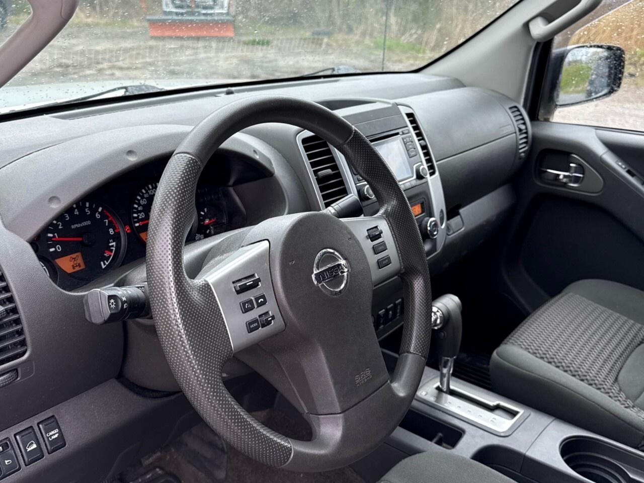 2016 Nissan Frontier SV    4WD   1 OWNER   NO ACCIDENTS Photo