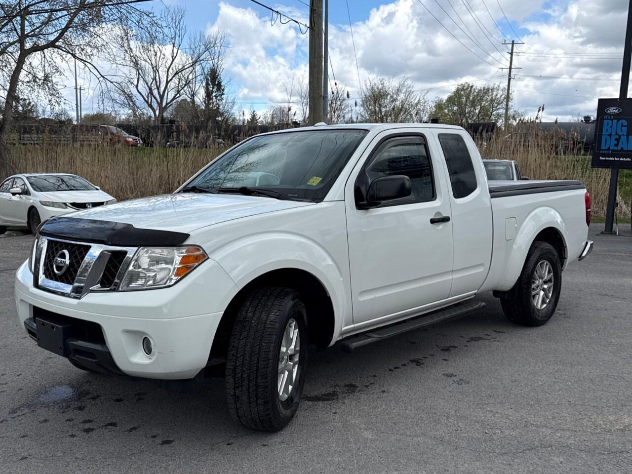 2016 Nissan Frontier SV    4WD   1 OWNER   NO ACCIDENTS Photo
