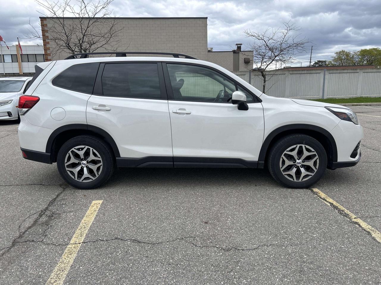 2023 Subaru Forester TOURING Photo