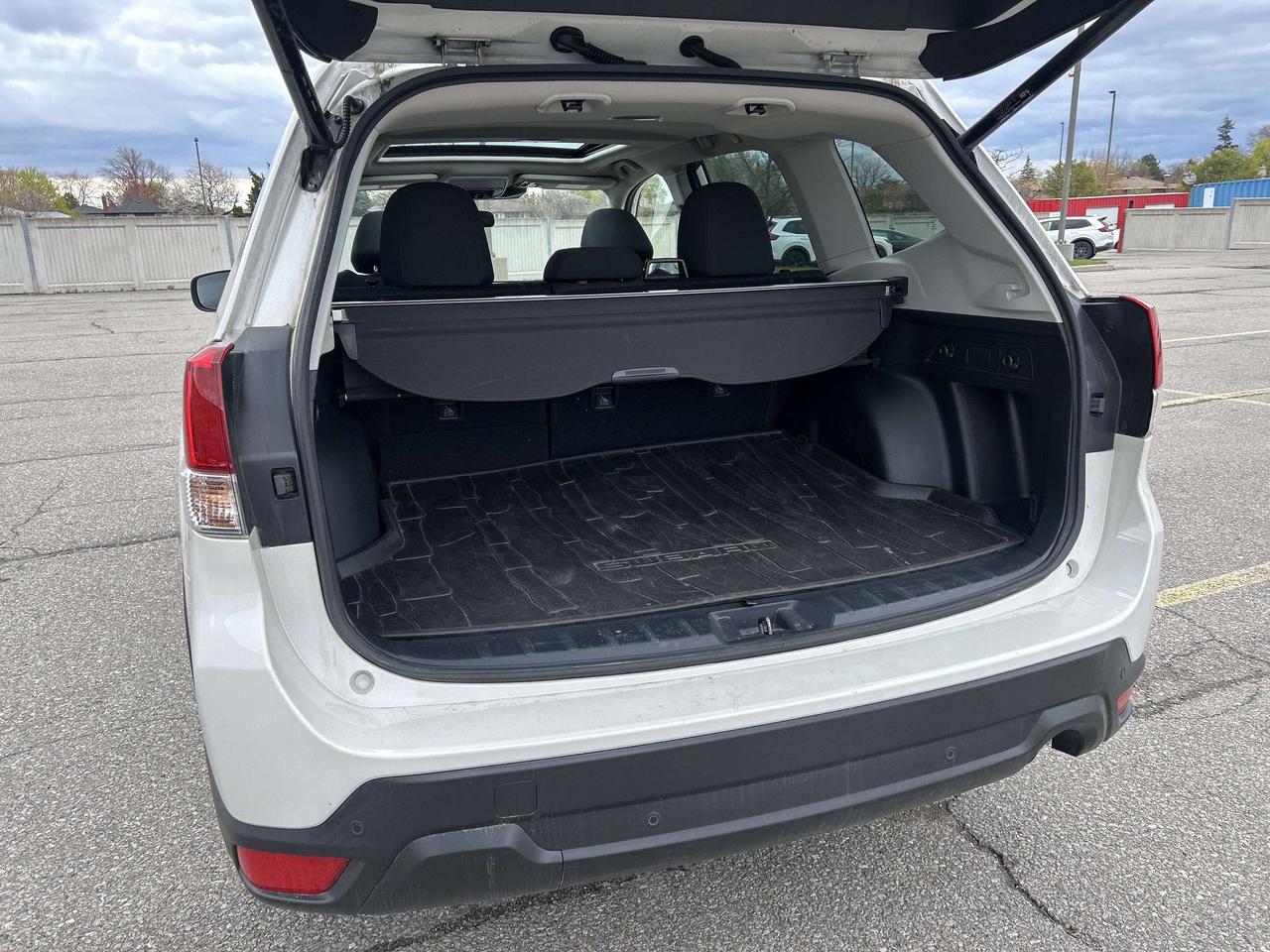 2023 Subaru Forester TOURING Photo