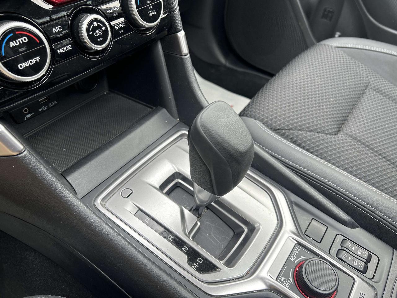 2023 Subaru Forester TOURING Photo