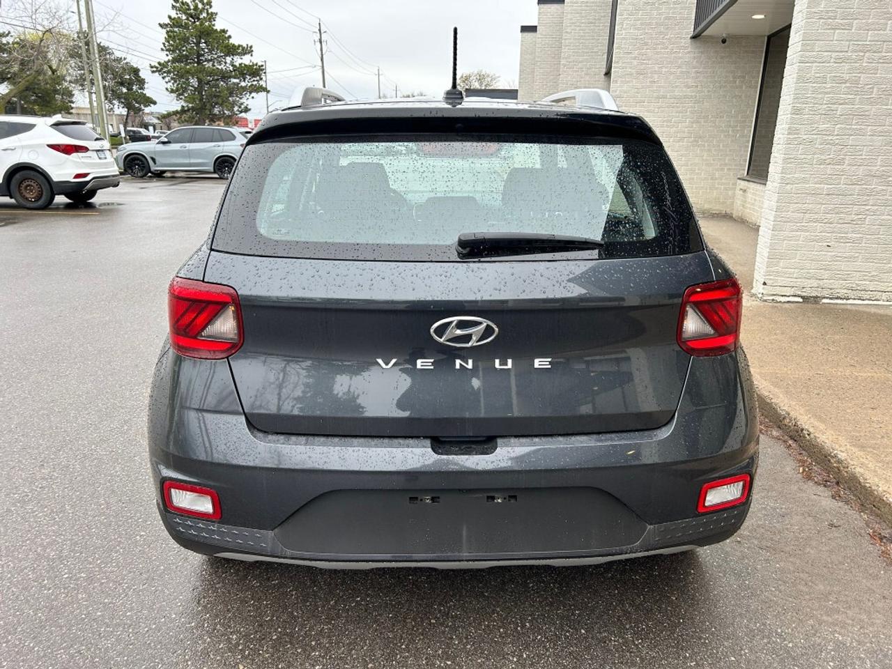 2023 Hyundai Venue Preferred/Lane Assist/Remote Start/Heated Seats/Cl Photo