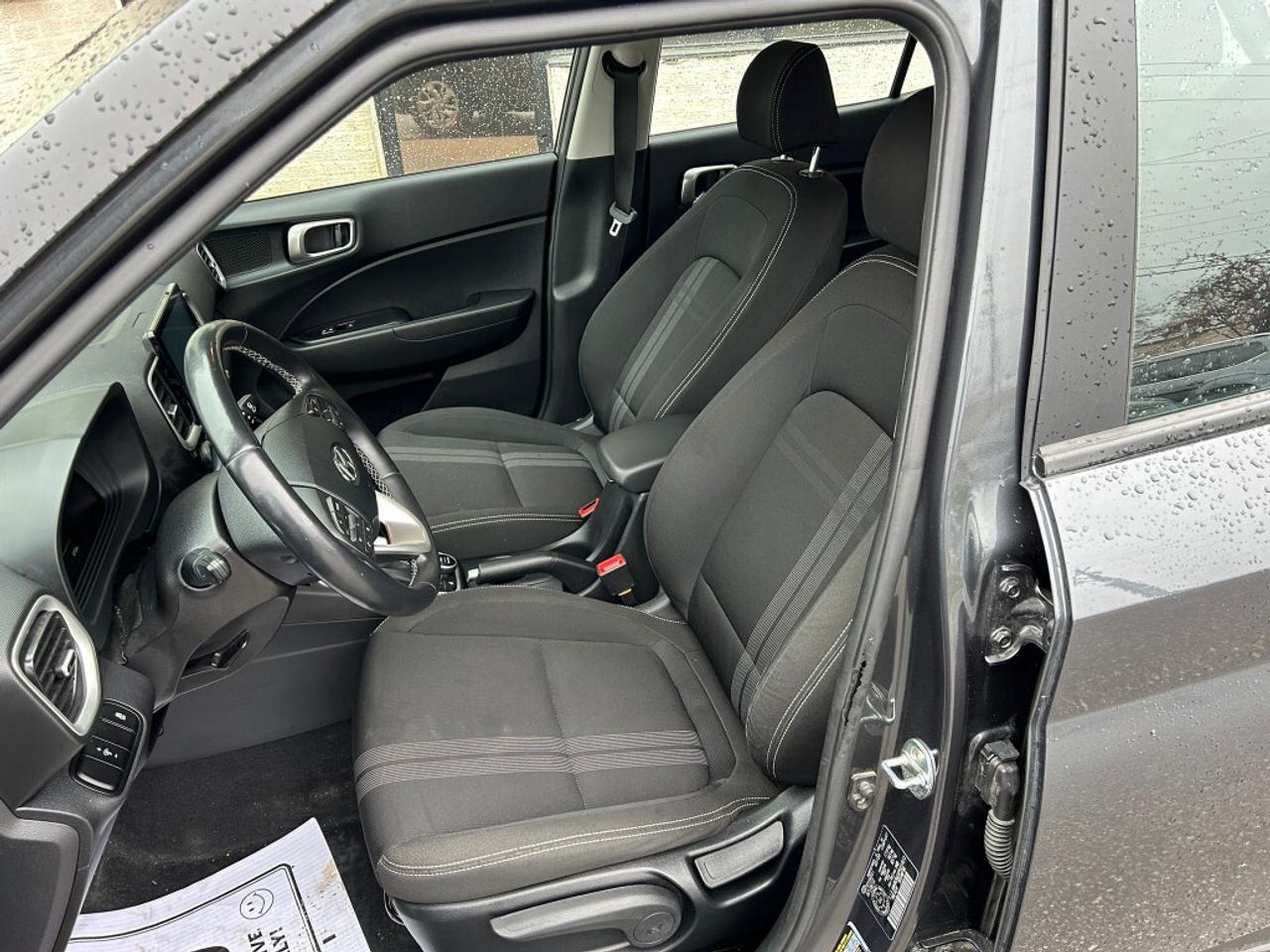 2023 Hyundai Venue Preferred/Lane Assist/Remote Start/Heated Seats/Cl Photo